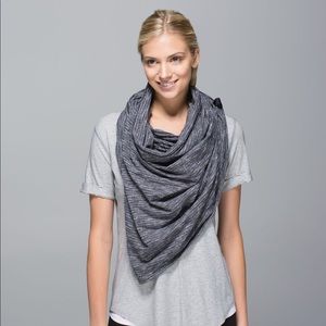 Lululemon Vinyasa Scarf *Rulu
Coco Pique Black